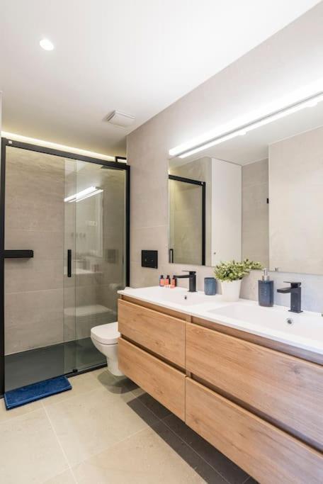 Apartamento Lujo Con Vistas Skyline 1gb Wifi *
